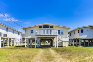 House | Exterior - Garden City Beach House Escape! (Murrells Inlet)