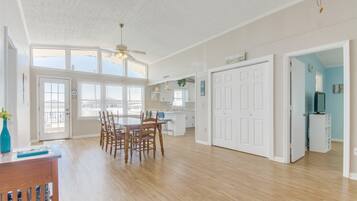 House | 3 bilik tidur, meja, seterika/papan seterika, Wi-fi percuma