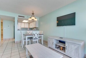 Condo, 2 Bedrooms, Balcony, Ocean View (751) | Living room | TV