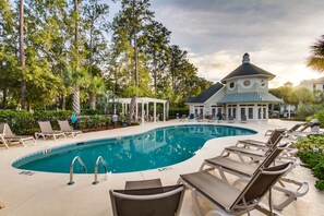 Condo, 2 Bedrooms, Balcony, Golf View (104 Cypress Point Ct - 203A) | Pool