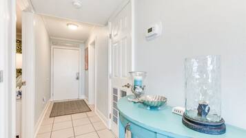 Condo, 2 habitaciones (A-211) | 2 habitaciones, escritorio, tabla de planchar con plancha y wifi gratis