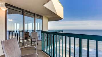 Penthouse, 4 Bedrooms, Balcony (1701) | Balcony