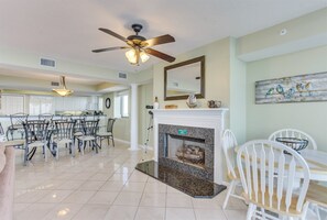 Penthouse, 4 Bedrooms, Balcony (1701) | Private kitchen