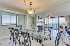 Penthouse, 4 Bedrooms, Balcony (1701) | Private kitchen