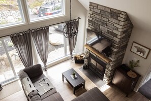 TV, fireplace, DVD player, stereo