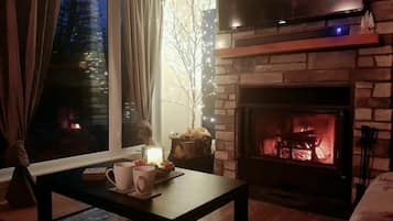 TV, fireplace, DVD player, stereo
