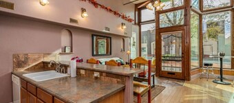 Come stay in a Beautiful Historic Downtown Pueblo Condo!!