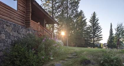 Sleeps 27, Dog Friendly, Fireplace, Ping Pong, Bumper Pool Table, Jetted tub