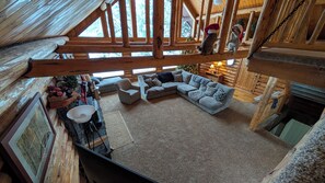 TV connectée, cheminée, Netflix, lecteur de DVD