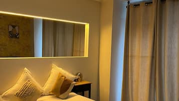 Iron/ironing board, WiFi, bed sheets