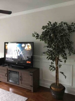 Interior - Nice & Cozy Home Away from Home (Atlanta)