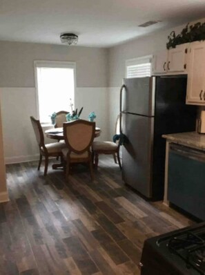 Fridge, microwave, oven, stovetop - Nice & Cozy Home Away from Home (Atlanta)