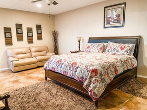 5 bedrooms, desk, iron/ironing board, travel cot - Family FUN 5 bdrm  5 bath lake close waterslide pool oasis!  (Lake Havasu City)
