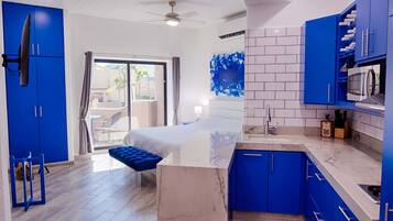 1 bedroom, in-room safe, iron/ironing board, free WiFi