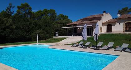 Villa Giulia, in the heart of nature between Aix and Luberon