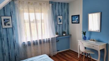 3 bedrooms, in-room safe, iron/ironing board, free WiFi