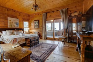 3 soverom, strykejern/-brett, wi-fi og sengetøy