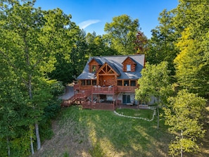 Exterior - Bearfeet Retreat | Log Cabin in the Blue Ridge Mountains (Marshall)
