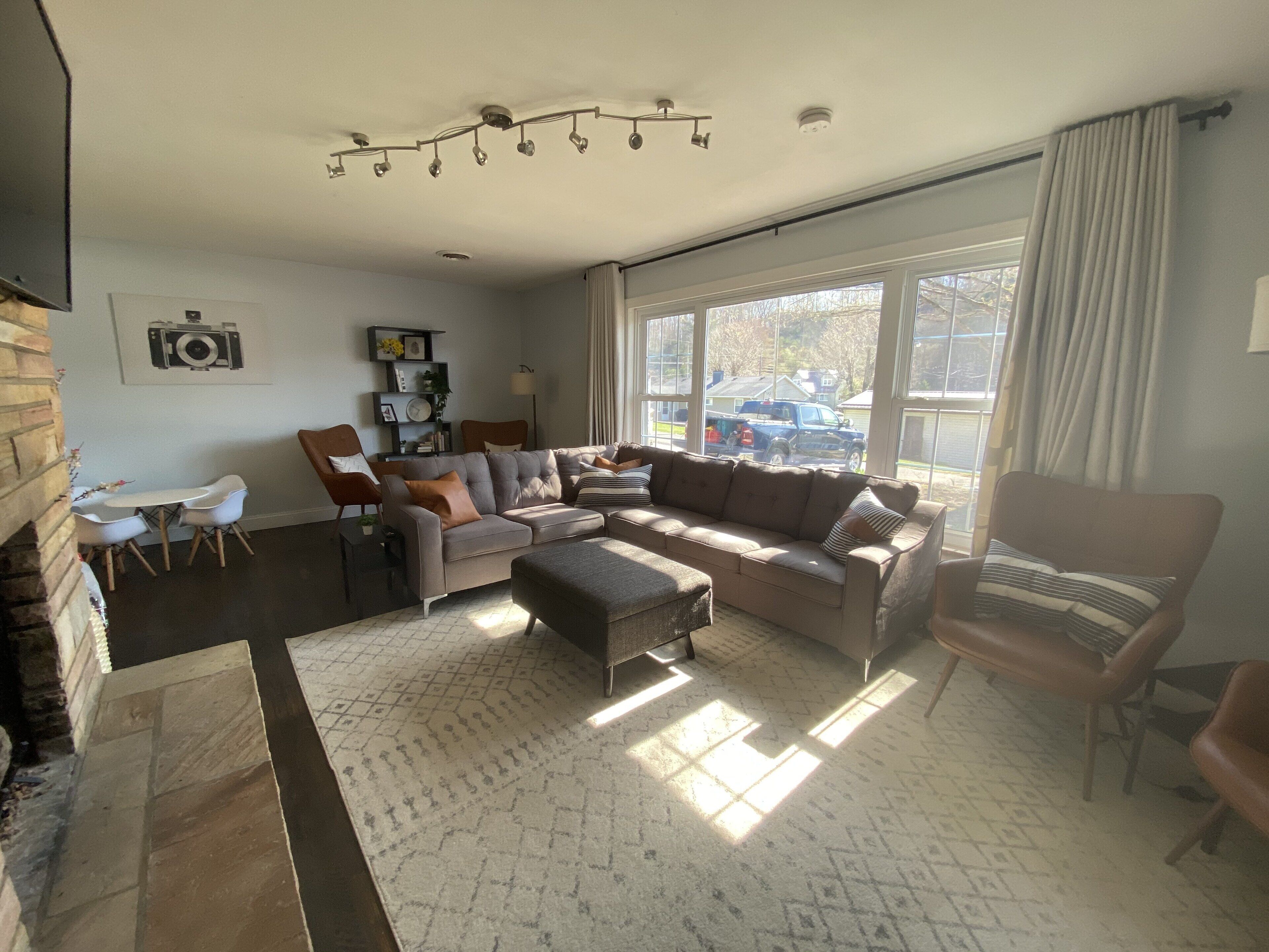 The Hereford House at Summersville Lake **Now with 2 inflatable paddle boards!**