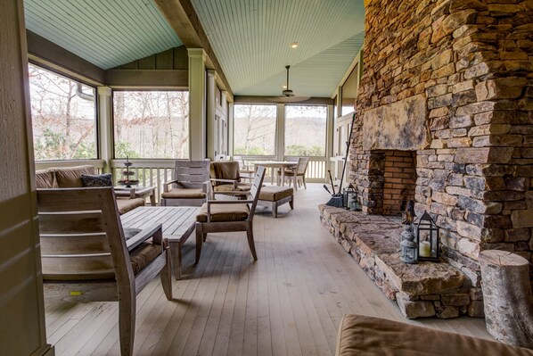Property grounds - Pisgah Forest Retreat: True mountain luxury with mountain views & hot tub! (Balsam Grove)