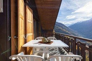 تناول الطعام بالخارج