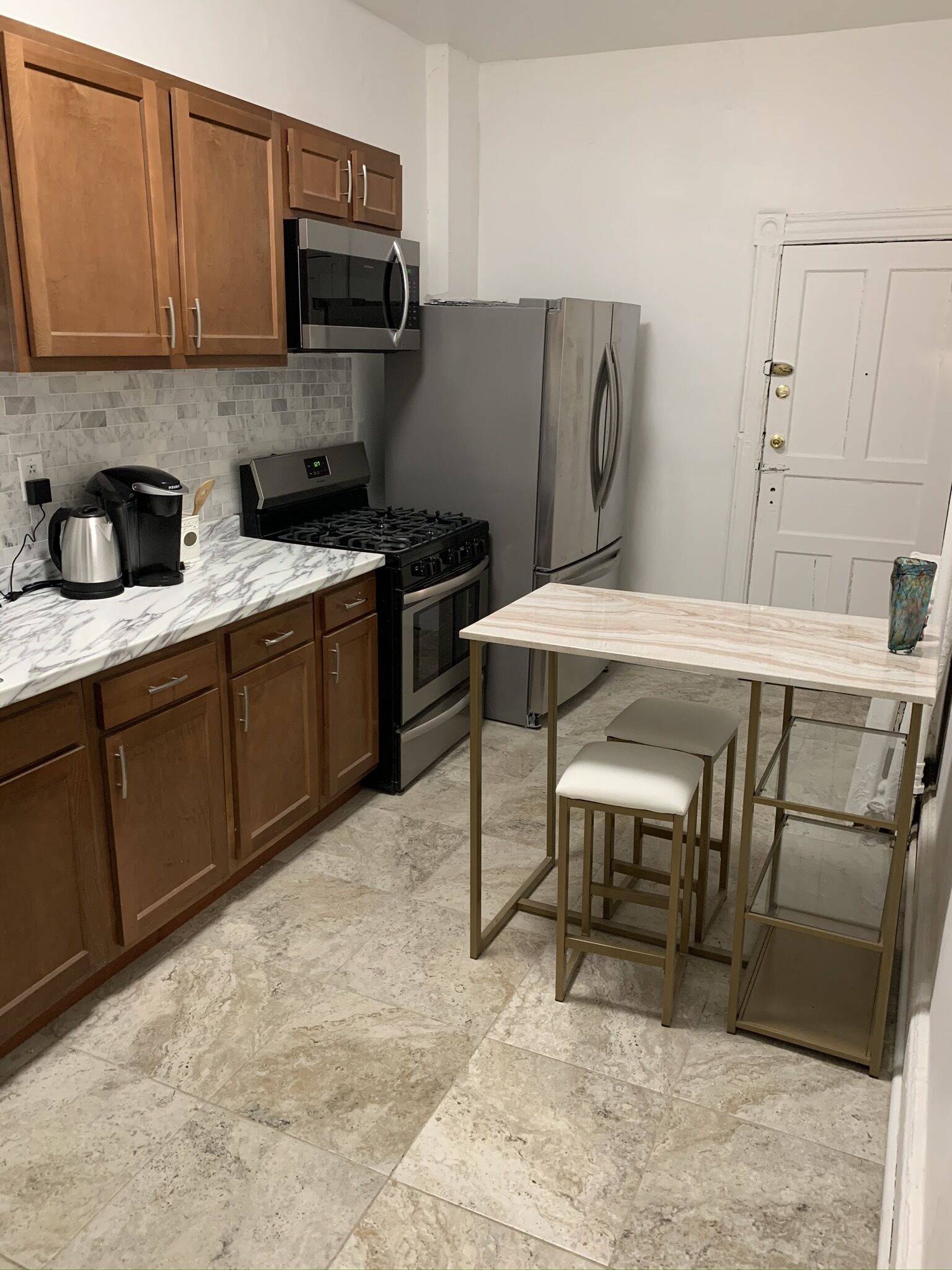 Chic & Stylish 2BR with separate entrance downtown