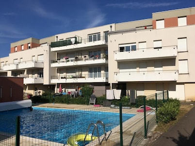 Modern, bright F2 with balcony and parking space