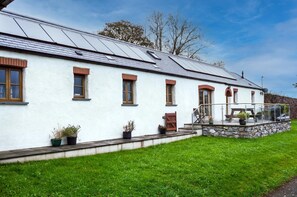 Terrace/patio - Orchard Cottage - Barn Conversion - Beavers Hill (Tenby)