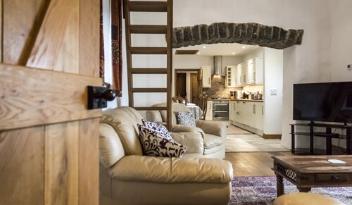 Orchard Cottage - Barn Conversion - Beavers Hill