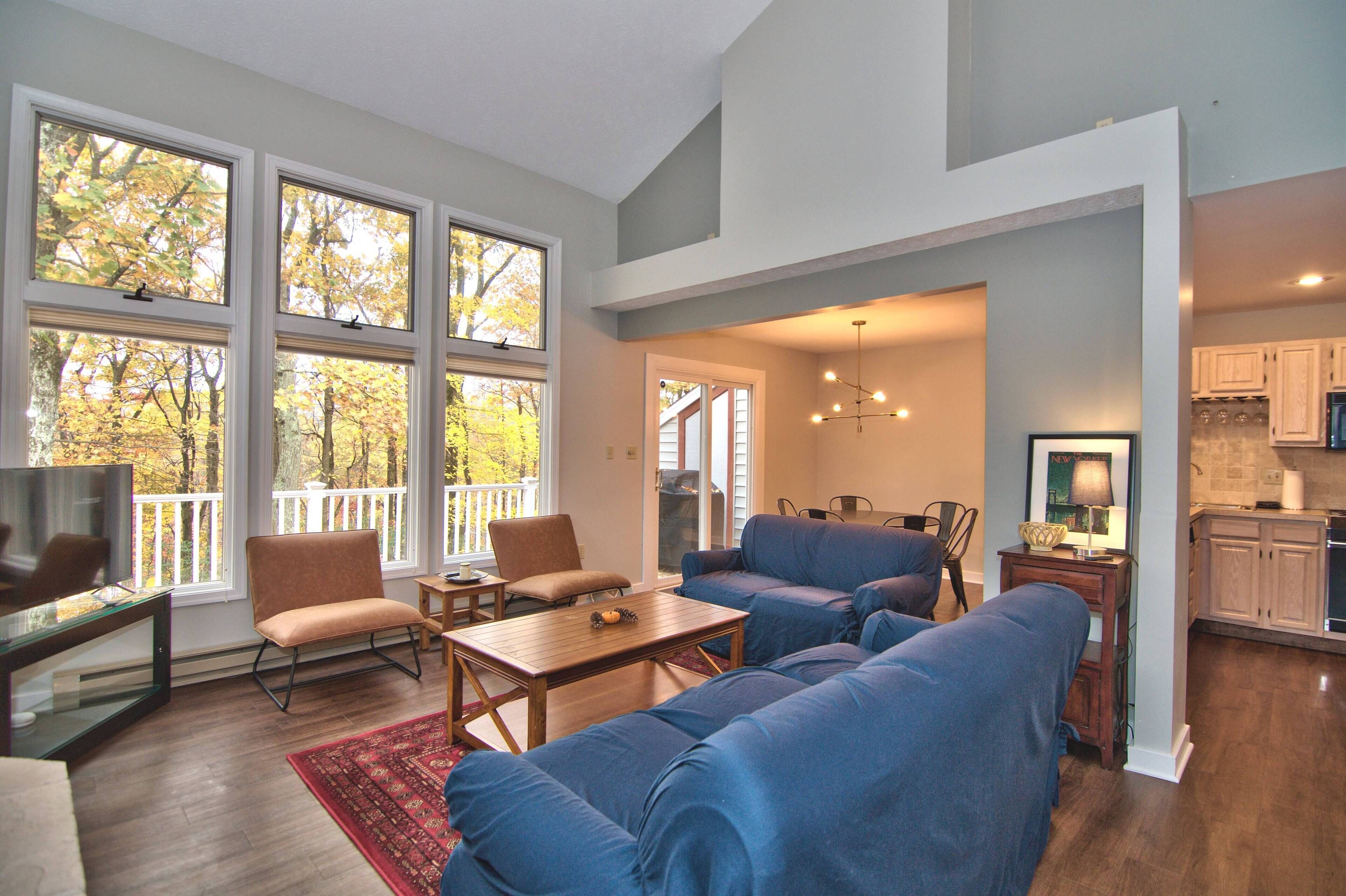 Best Location in the Poconos - Walk to Slopes or Beach!