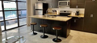 Perfectly Located Modern Apartment-Gym Access