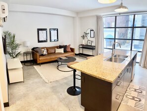 Interior - Perfectly Located Modern Apartment-Gym Access (Tulsa)