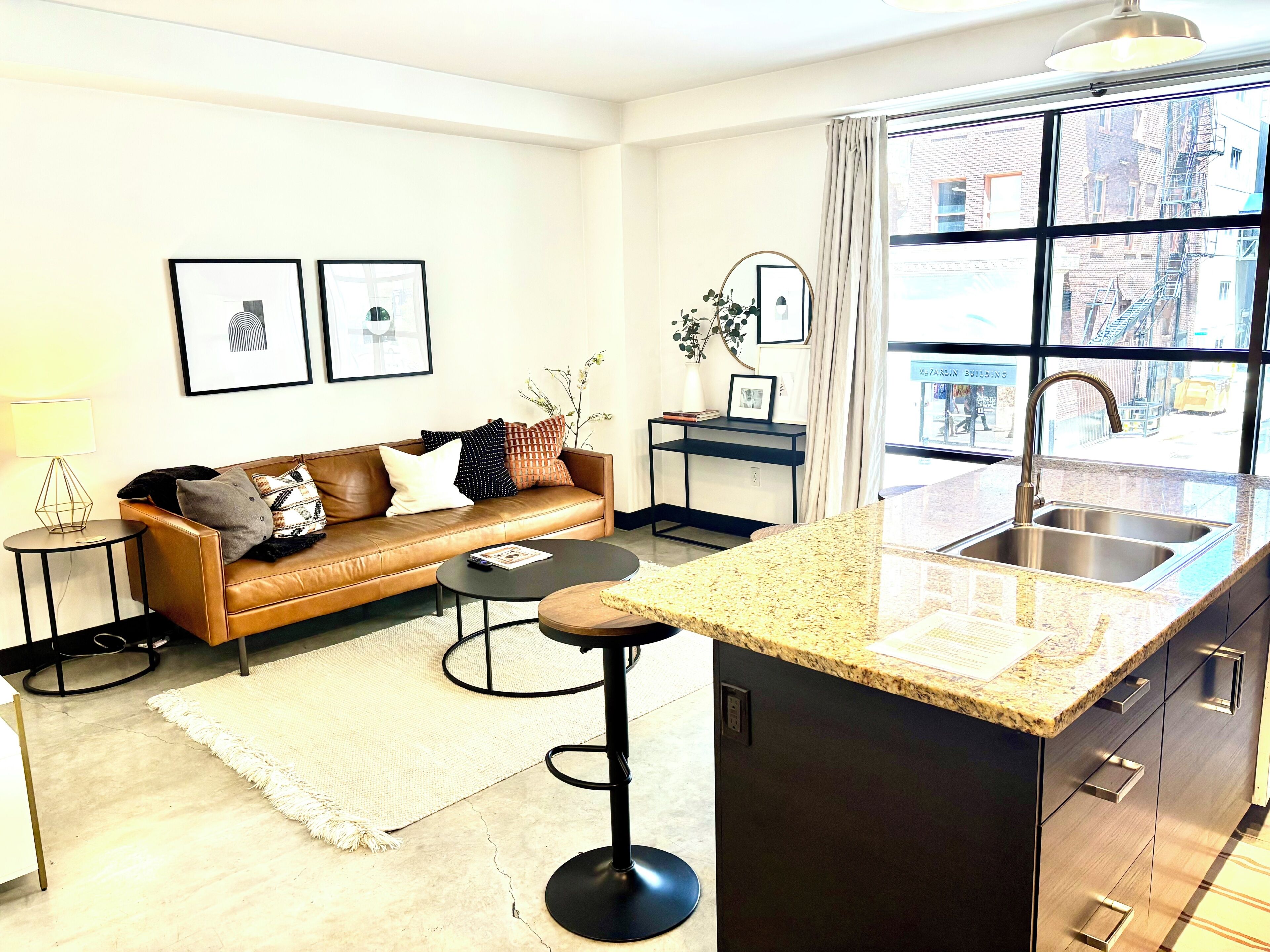 Perfectly Located Modern Apartment-gym Access - Tulsa