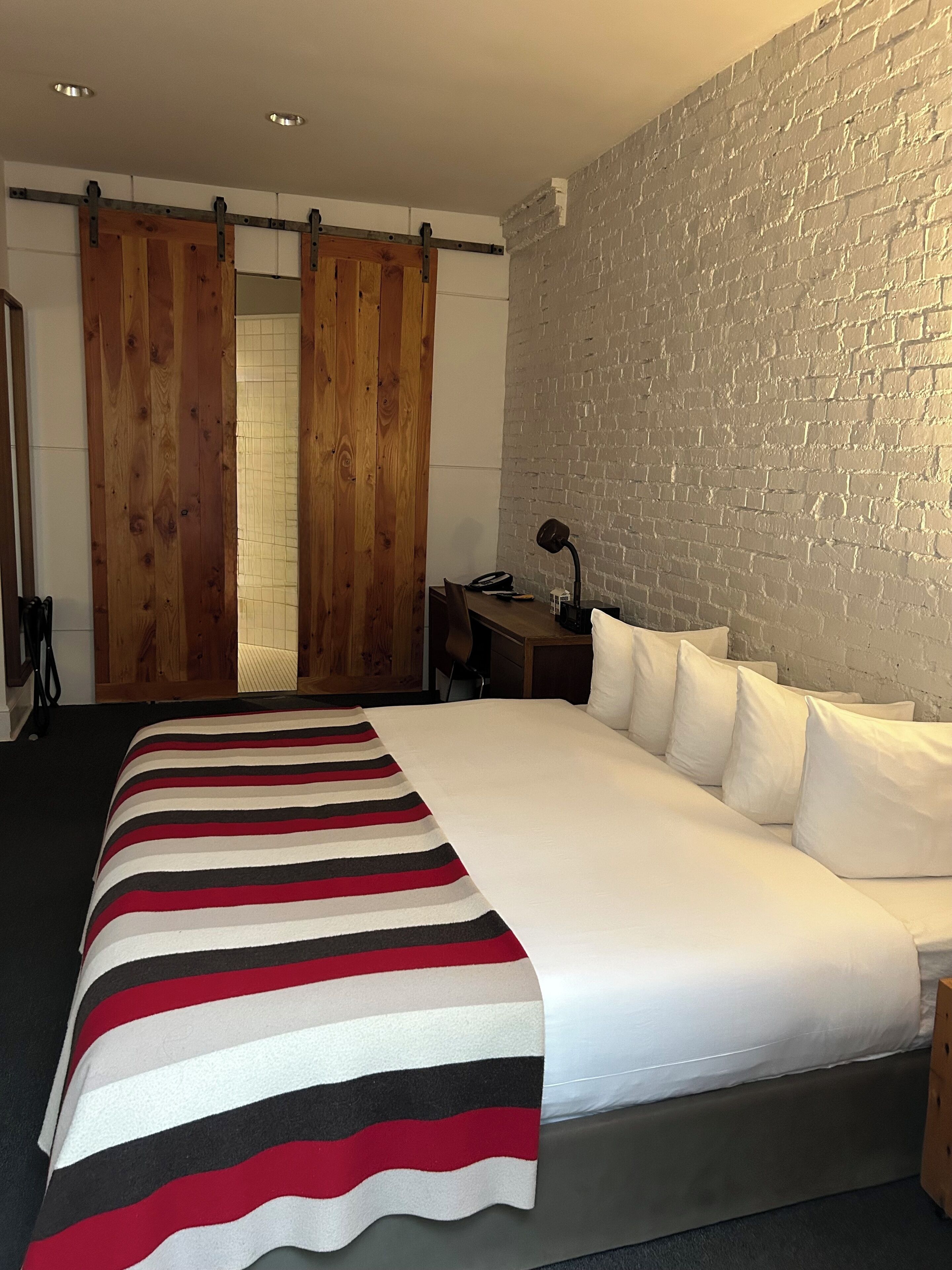 deluxe room with private bathroom | 1 bedroom, hypo-allergenic bedding, individually decorated, desk