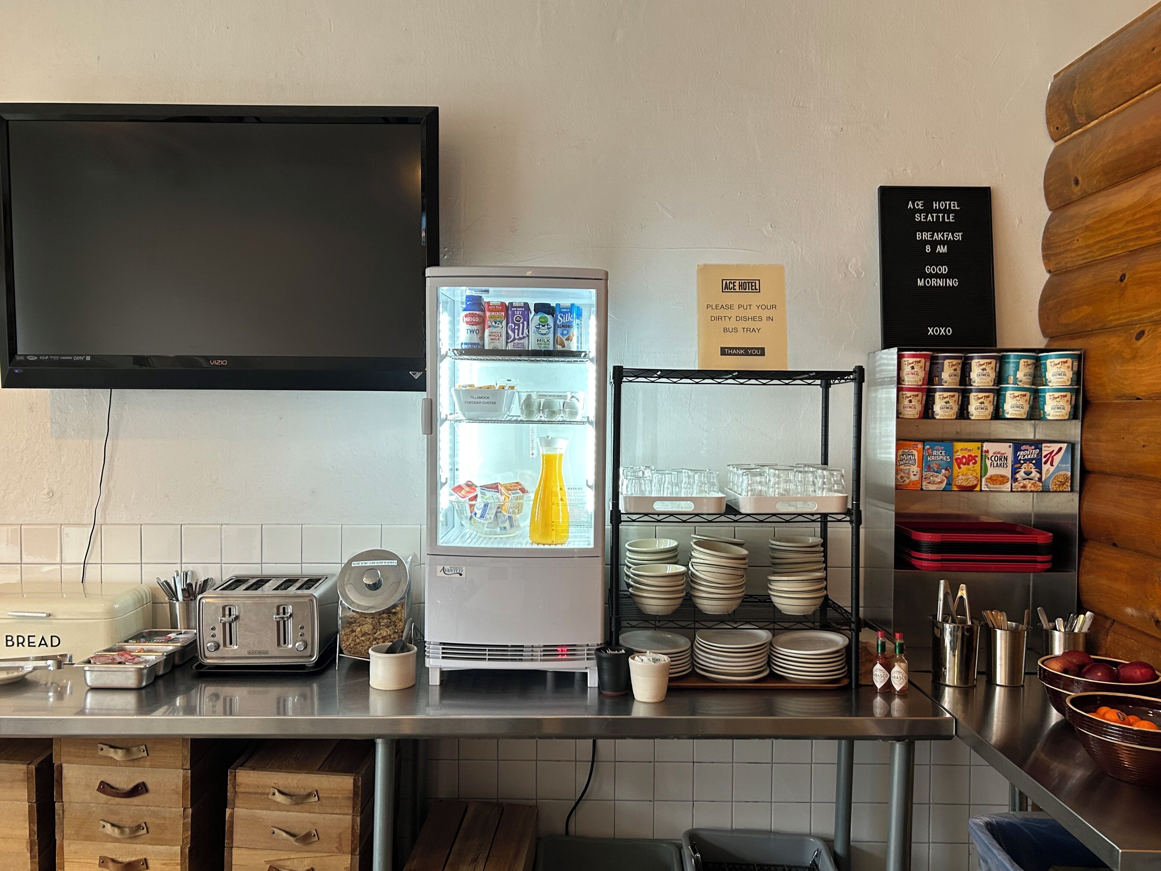 free daily continental breakfast