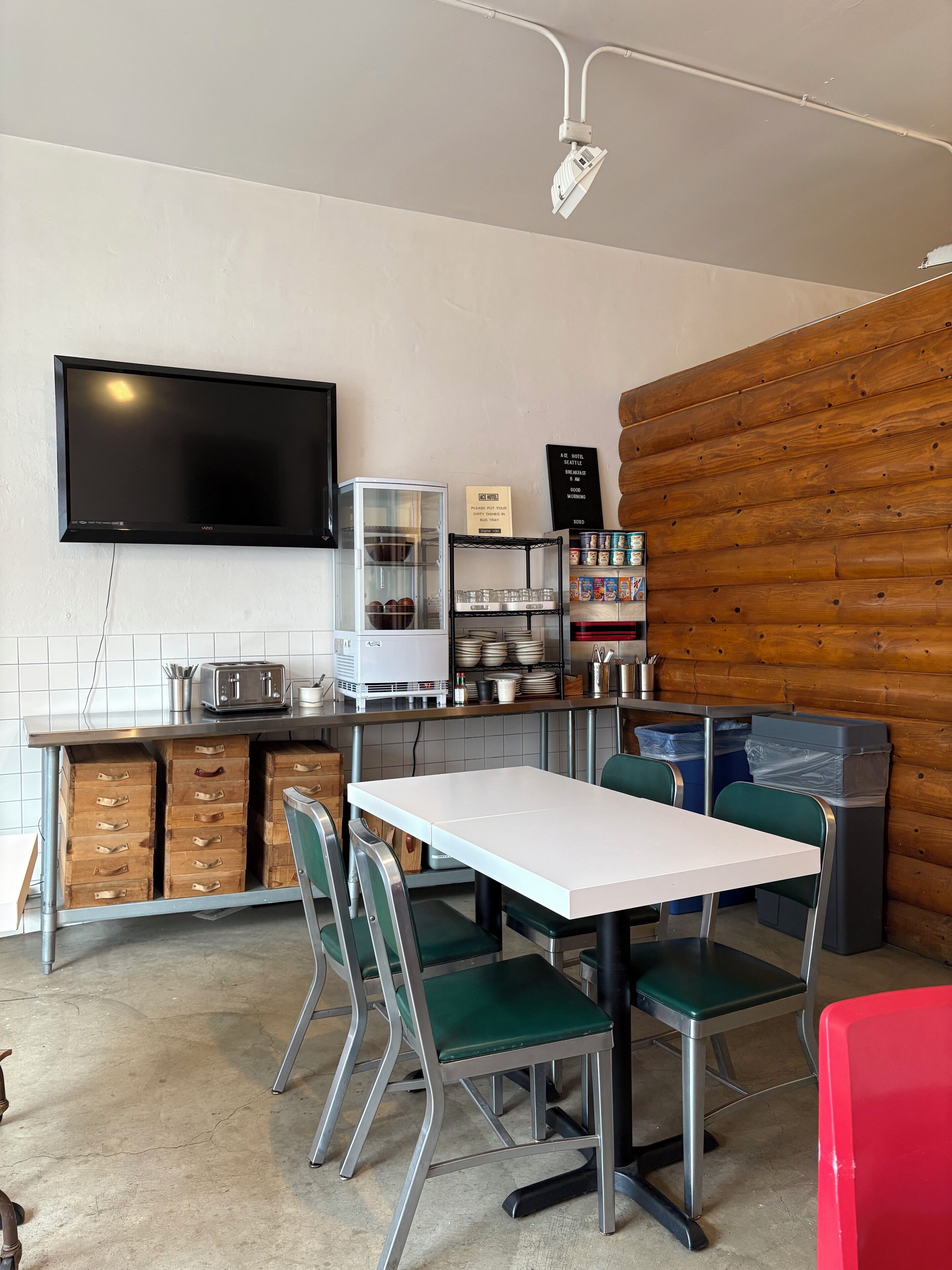 free daily continental breakfast