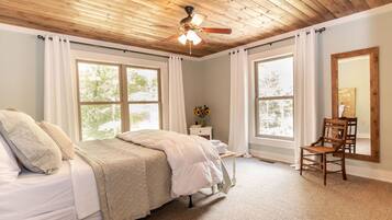 3 bedrooms, iron/ironing board, travel cot, free WiFi