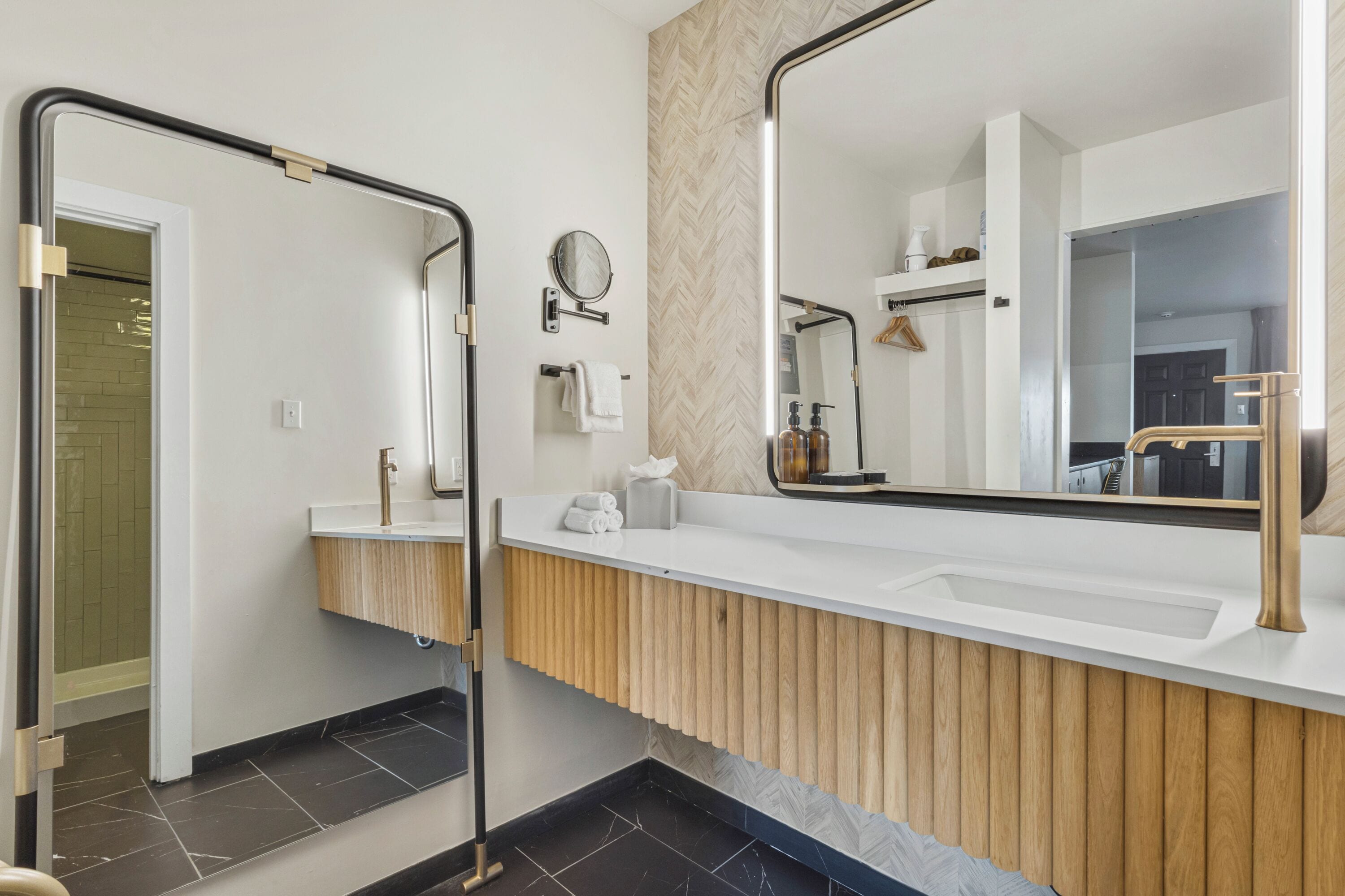 1 bedroom, premium bedding, memory-foam beds, desk