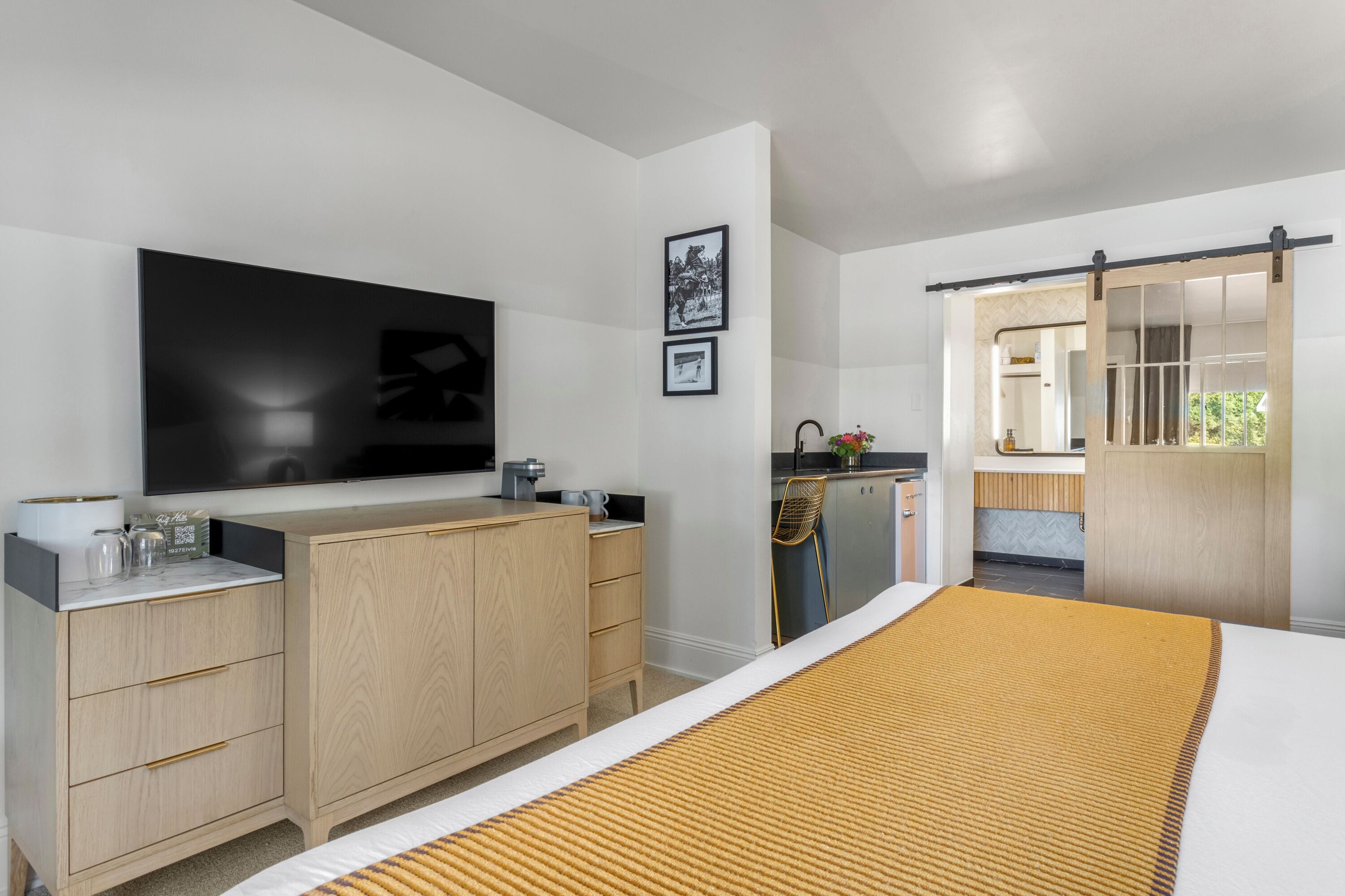 1 bedroom, premium bedding, memory-foam beds, desk