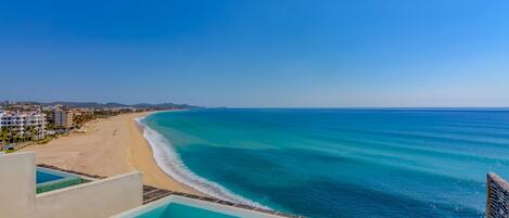 ビーチ、ビーチタオル