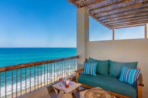 Property grounds - NEW! PENTHOUSE CONDO ON THE BEACH with PRIVATE ROOFTOP POOL! (San Jose del Cabo)