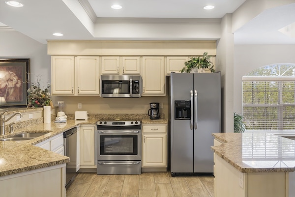 Modern Kitchen and Appliances