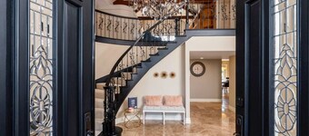 Luxury Hilltop Estate:Game Room/VolleyBall/Pool/Hot Tub!