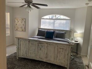 3 bedrooms, iron/ironing board, free WiFi, bed sheets - Amazing, Contemporary, Beautiful, Peaceful, and Perfectly Located Property (San Antonio)