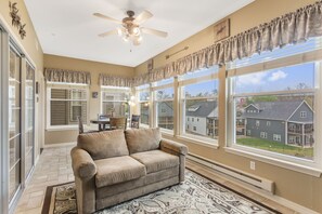 Smart TV, DVD player