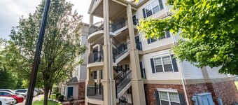 Walk-in Condo near Hwy 76 Shows, Shopping, & Dining Options