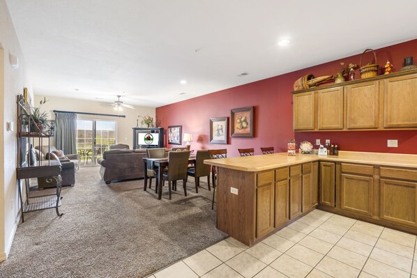 Interior - 2 Bedroom, 2 Bathroom Golf Condo with Private, Covered Patio (Branson)