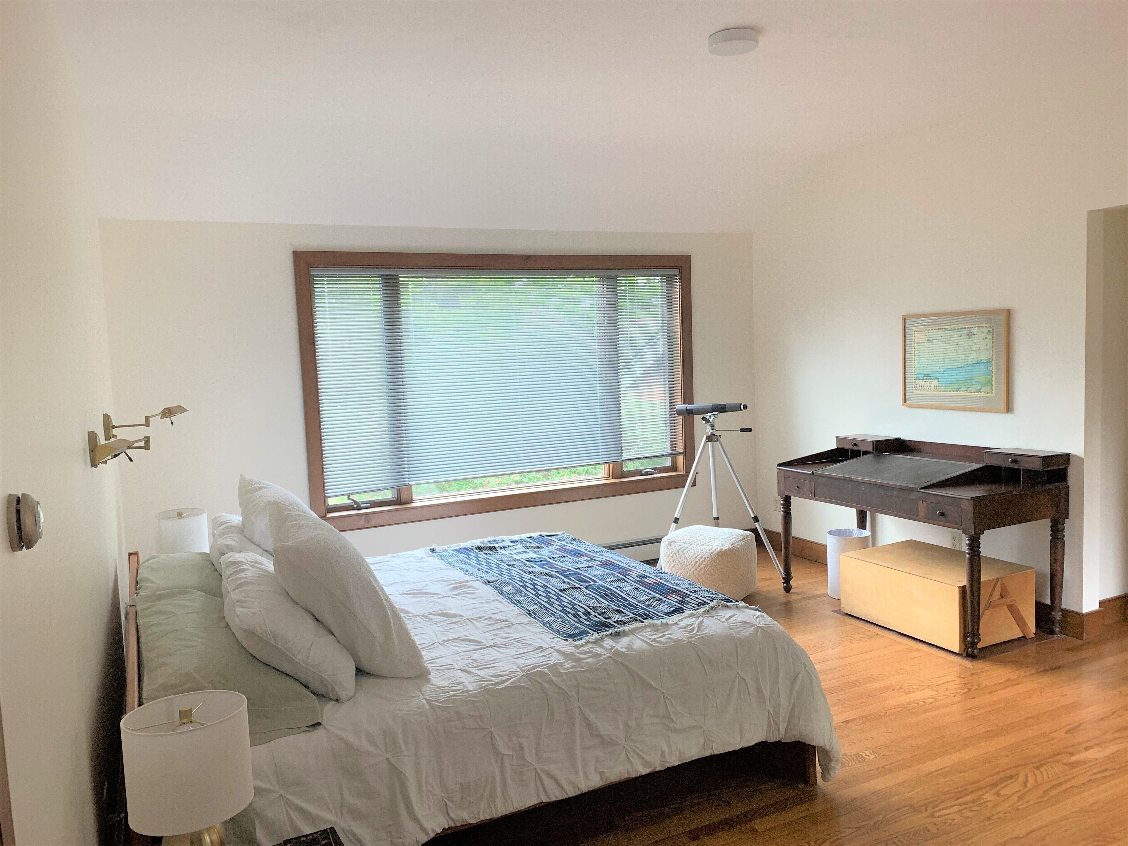 Town's End, a Private Estate with Mountain Views