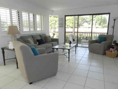 PGA National Golf Villa Beautiful Water Views