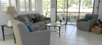 PGA National Golf Villa Beautiful Water Views